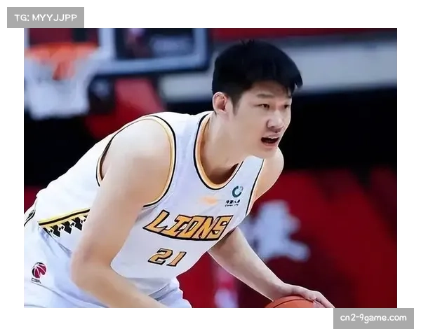 防守广东挡拆战术高度警惕，胡金秋外线活动时迅速补位